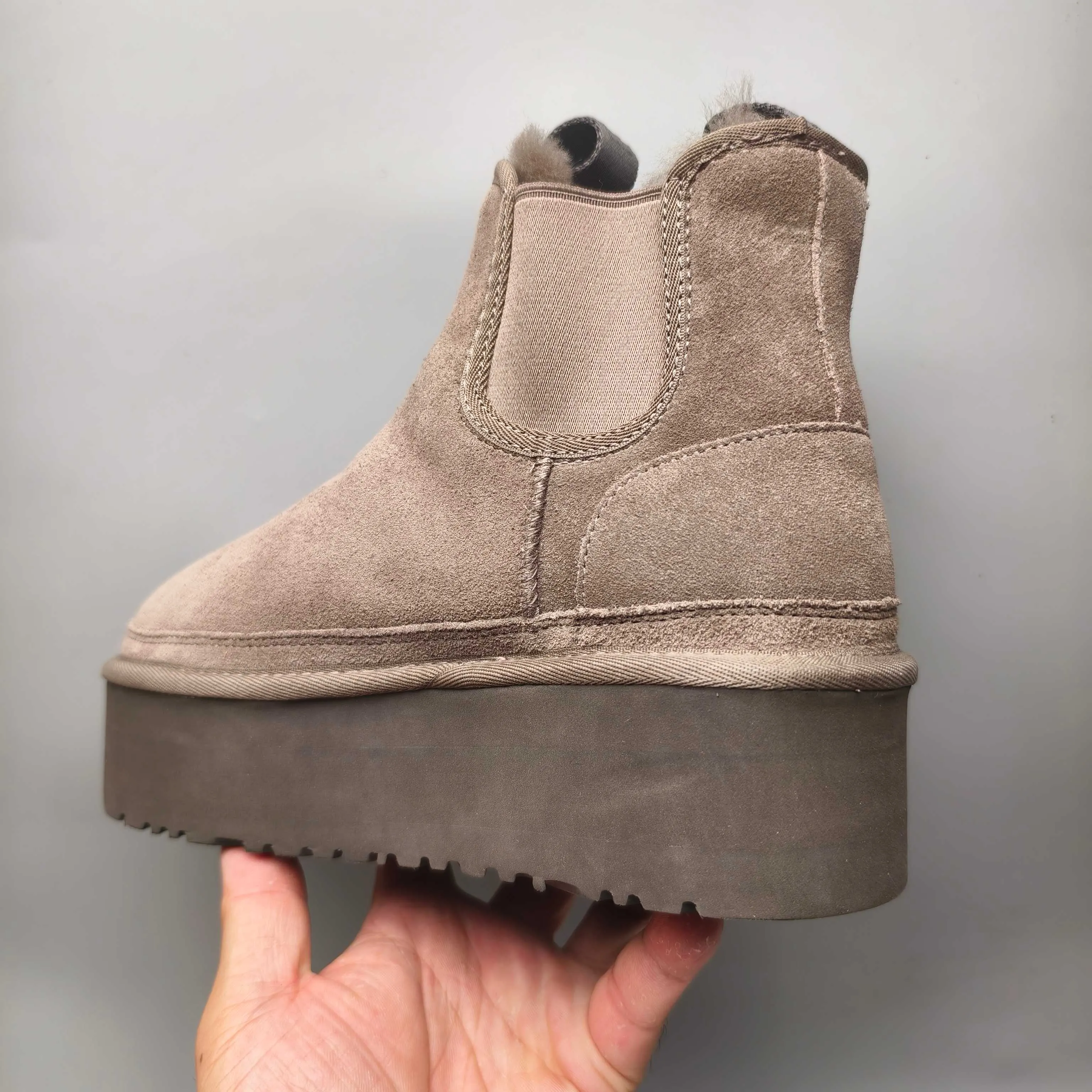 💰560 UGG sheepskin all-in-one snow boots Chelsea boots UGG 4526 Autumn and winter new women's casual and comfortable thick-soled Chelsea fashion boots star same style 1134526 Color: black maroon gray Size: 35-40
